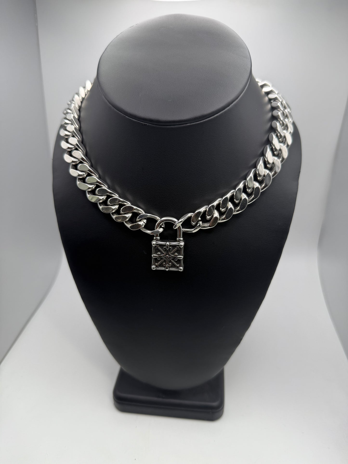 Silver Interlocked Necklace