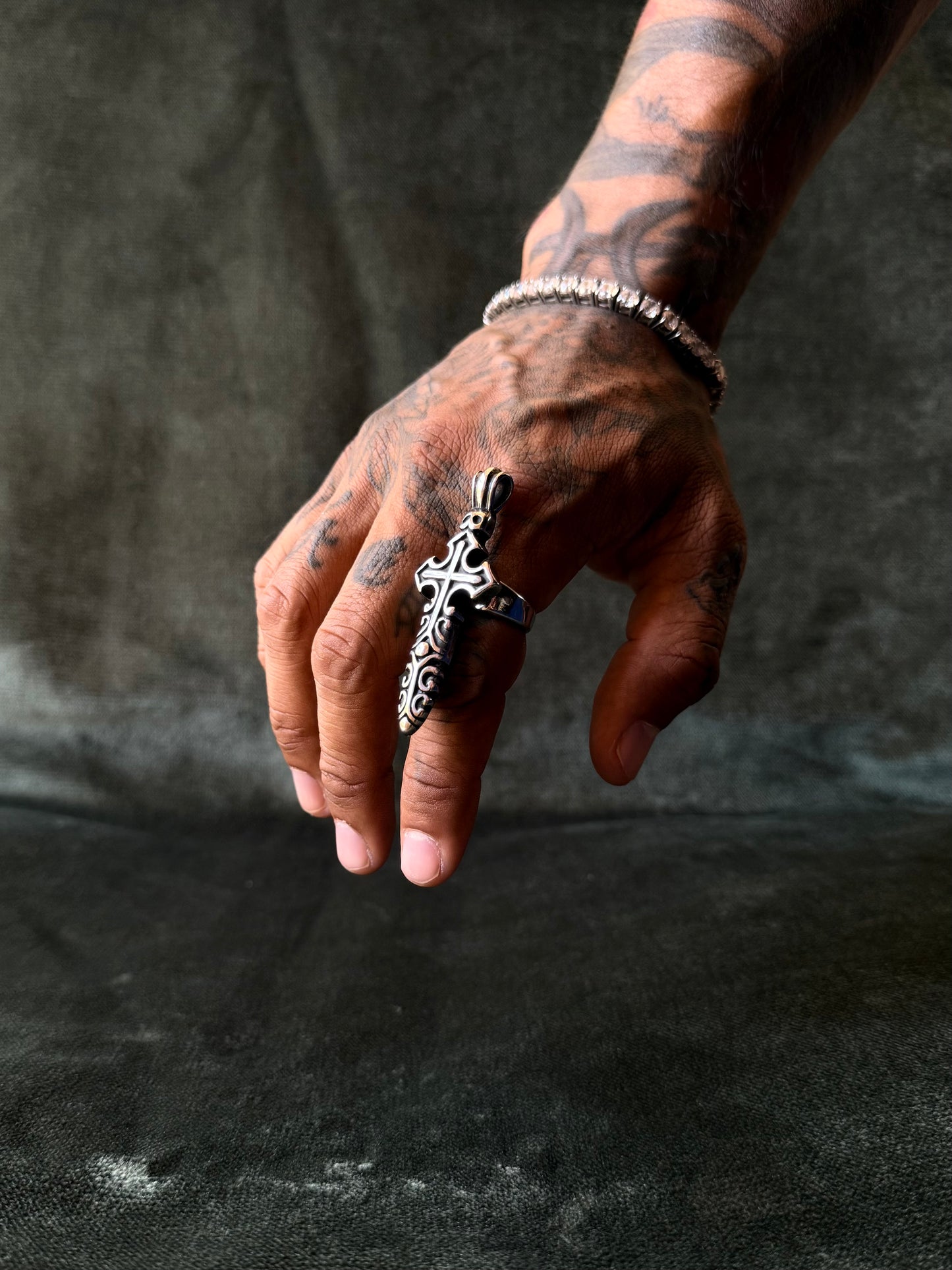 Gunmetal Sword Ring 01