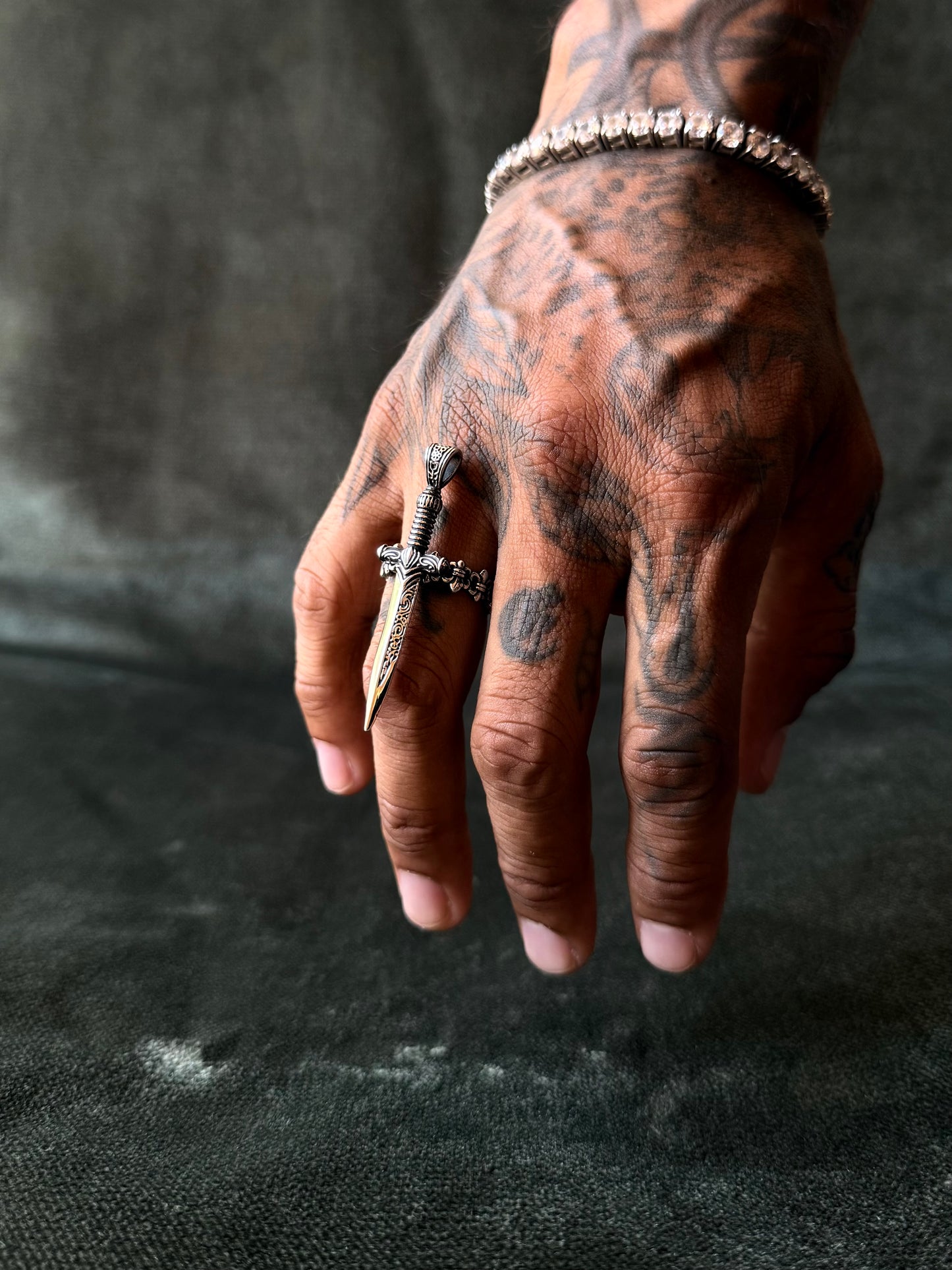 Gunmetal Sword Ring 02